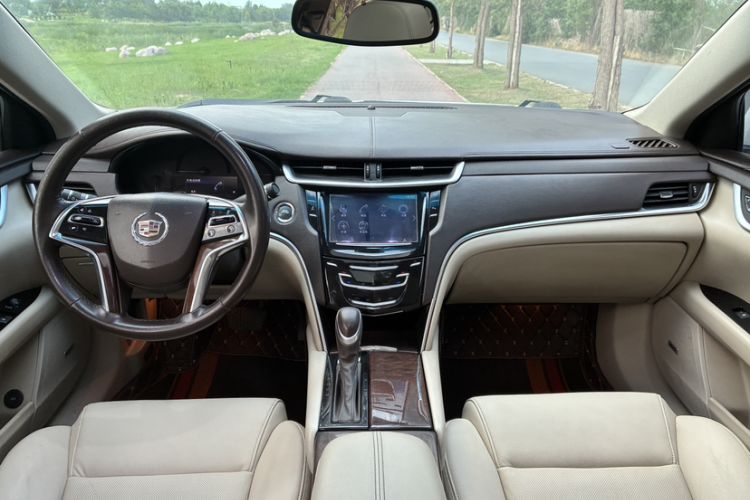 Used Cadillac XTS 2013 28T Comfort Model Interior 5