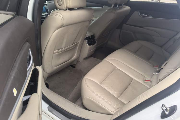 Used Cadillac XTS 2013 28T Comfort Model Interior 6