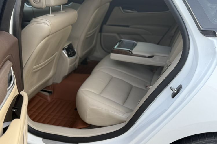 Used Cadillac XTS 2013 28T Comfort Model Interior 6