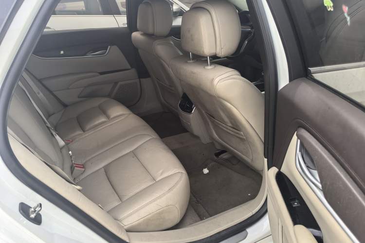 Used Cadillac XTS 2013 28T Comfort Model Interior 7