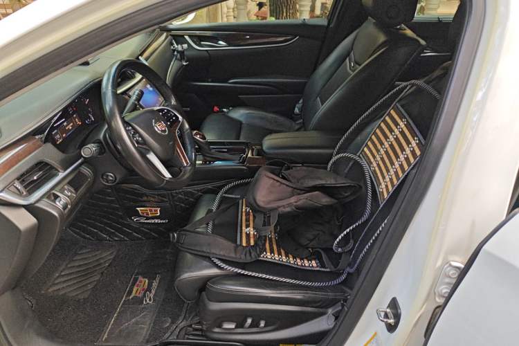 Used Cadillac XTS 2013 28T Luxury Model Left Front Seat