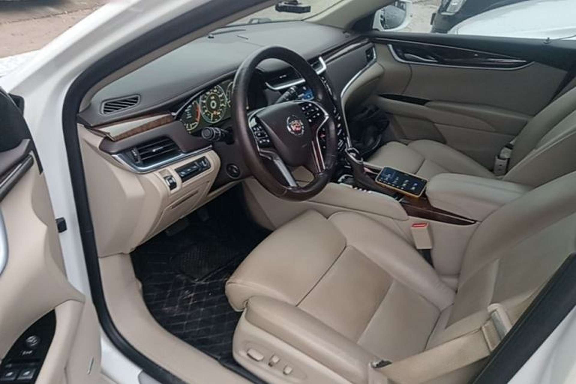 Used Cadillac XTS 2013 36S Platinum Edition Left Front Seat