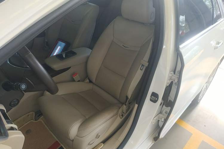 Used Cadillac XTS 2013 28T Comfort Model Left Front Seat