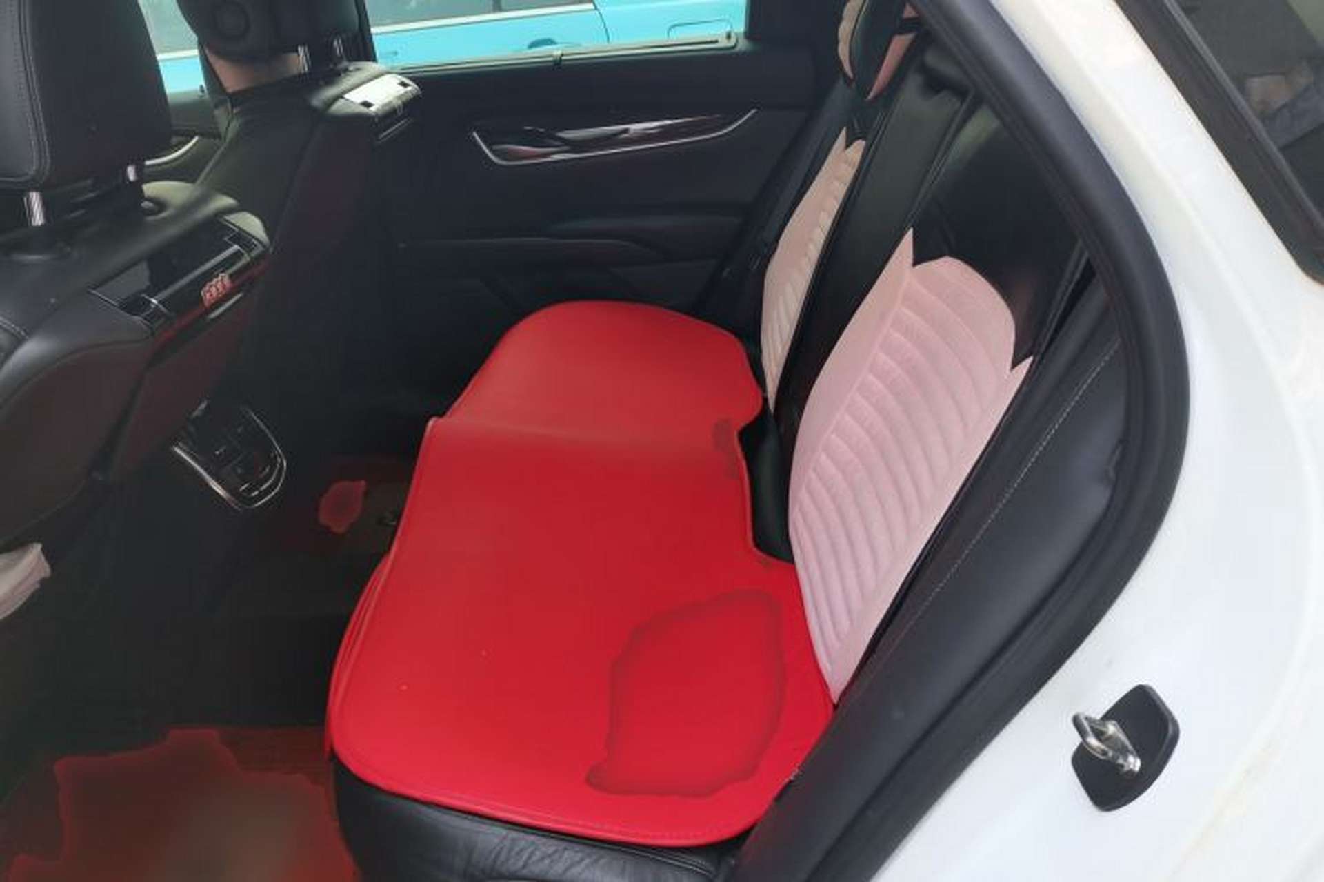 Used Cadillac XTS 2013 28T Luxury Model Left Rear Seat