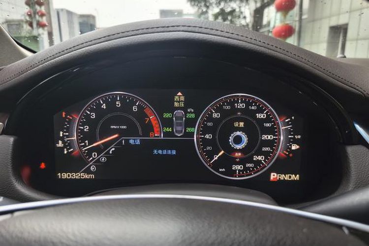 Used Cadillac XTS 2013 28T Leading Model Odometer Close Up
