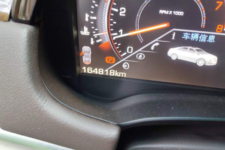 Used Cadillac XTS 2013 36S Platinum Edition Odometer Close Up