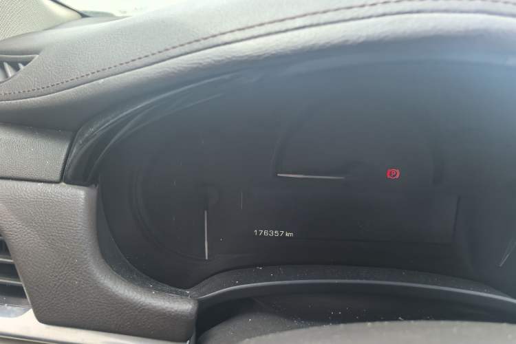 Used Cadillac XTS 2013 28T Comfort Model Odometer Close Up