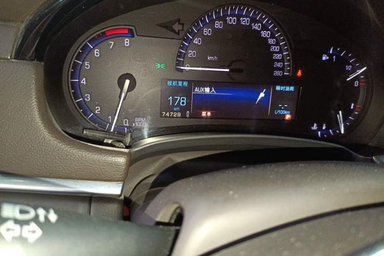 Used Cadillac XTS 2013 28T Comfort Model Odometer Close Up