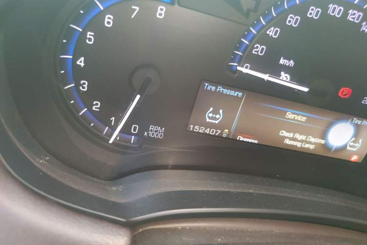 Used Cadillac XTS 2013 28T Comfort Model Odometer Close Up