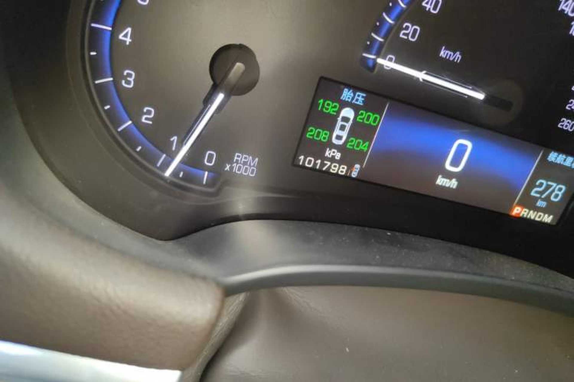 Used Cadillac XTS 2013 28T Luxury Model Odometer Close Up