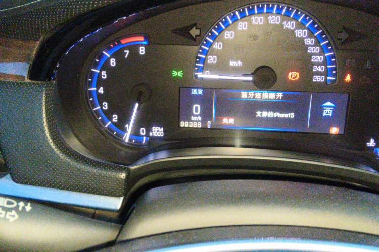 Used Cadillac XTS 2013 28T Luxury Model Odometer Close Up