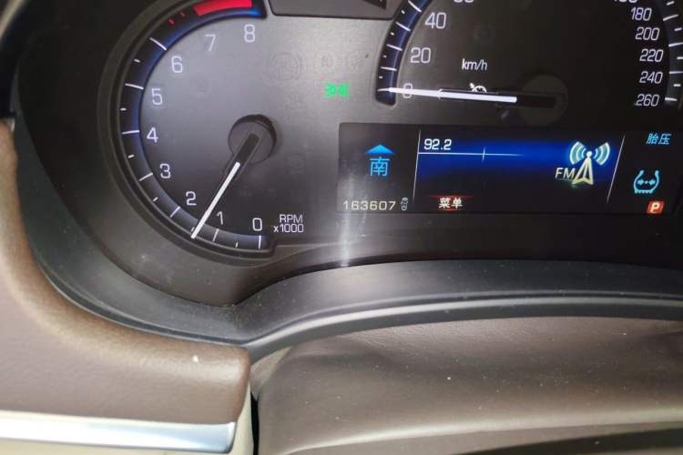 Used Cadillac XTS 2013 28T Comfort Model Odometer Close Up
