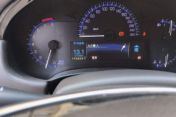 Used Cadillac XTS 2013 28T Comfort Model Odometer Close Up