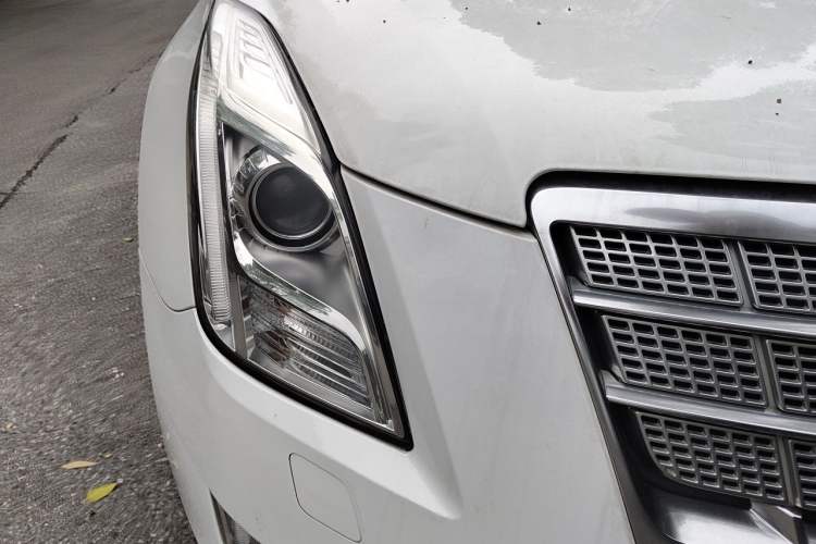 Used Cadillac XTS 2013 36S Platinum Edition Right Front Headlight