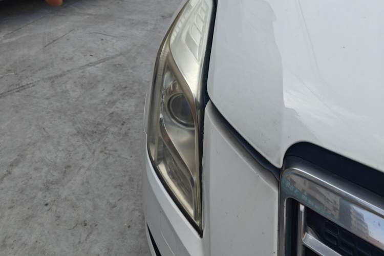 Used Cadillac XTS 2013 28T Comfort Model Right Front Headlight