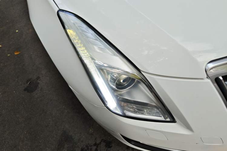 Used Cadillac XTS 2013 28T Comfort Model Right Front Headlight