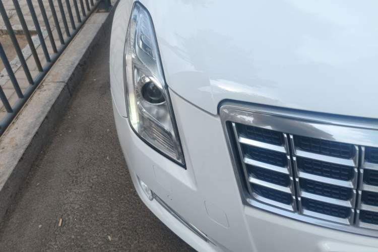Used Cadillac XTS 2013 28T Elite Edition Right Front Headlight