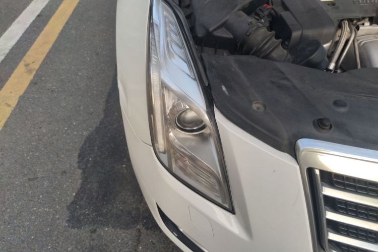 Used Cadillac XTS 2013 28T Comfort Model Right Front Headlight