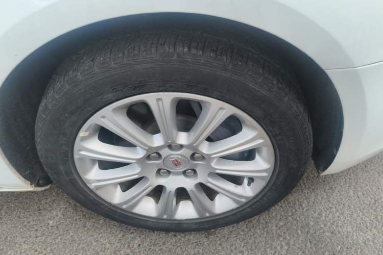 Used Cadillac XTS 2013 28T Elite Edition Right Front Wheel Hub