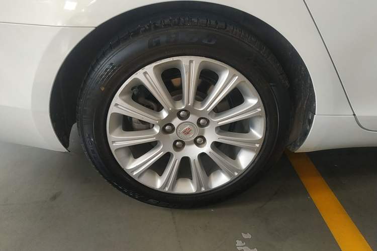 Used Cadillac XTS 2013 28T Comfort Model Right Rear Wheel Hub