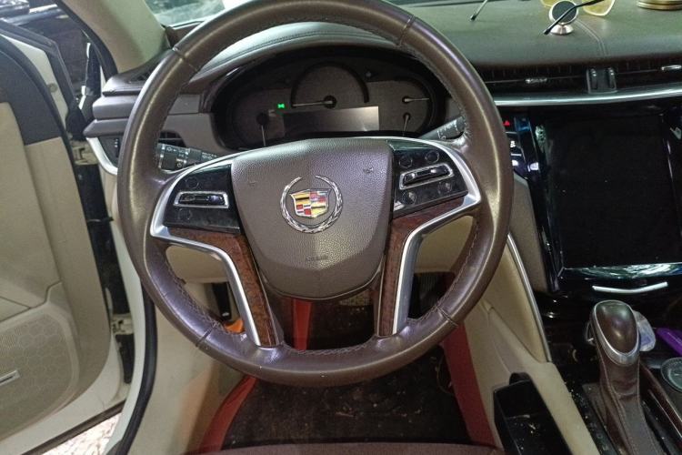 Used Cadillac XTS 2013 28T Comfort Model Steering Wheel