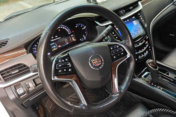 Used Cadillac XTS 2013 28T Luxury Model Steering Wheel