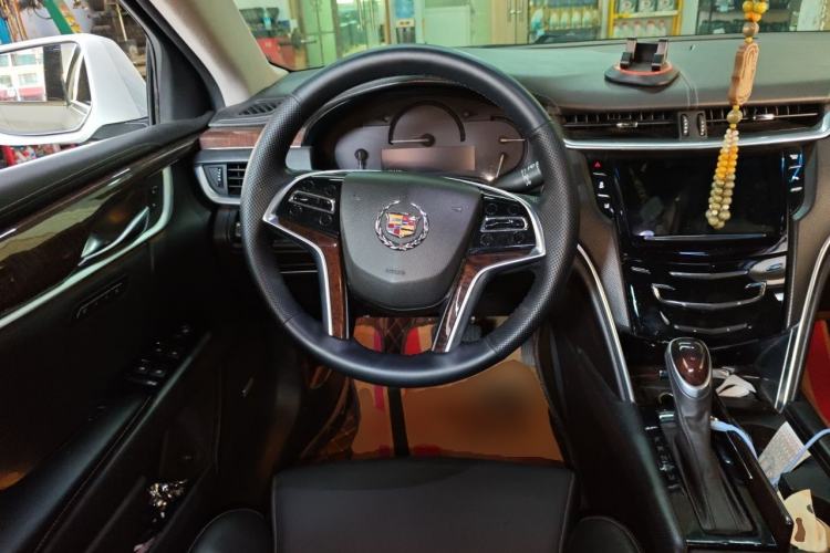 Used Cadillac XTS 2013 28T Luxury Model Steering Wheel