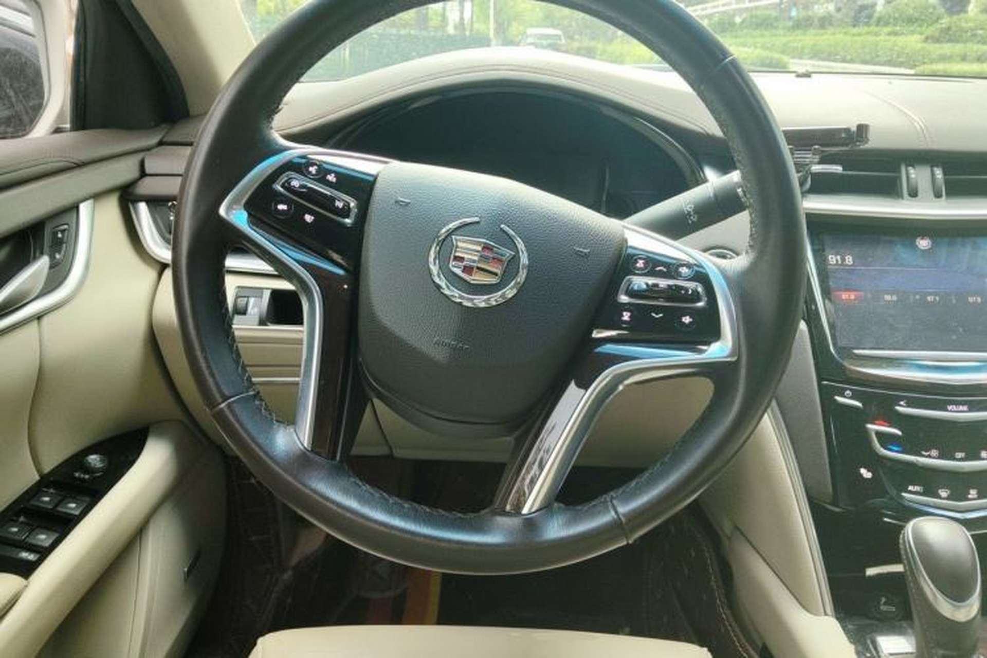 Used Cadillac XTS 2013 28T Comfort Model Steering Wheel