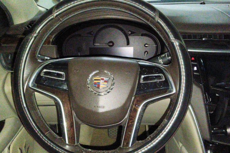Used Cadillac XTS 2013 28T Comfort Model Steering Wheel