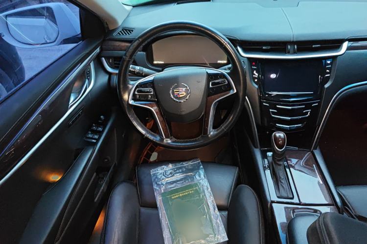 Used Cadillac XTS 2013 28T Leading Model Steering Wheel