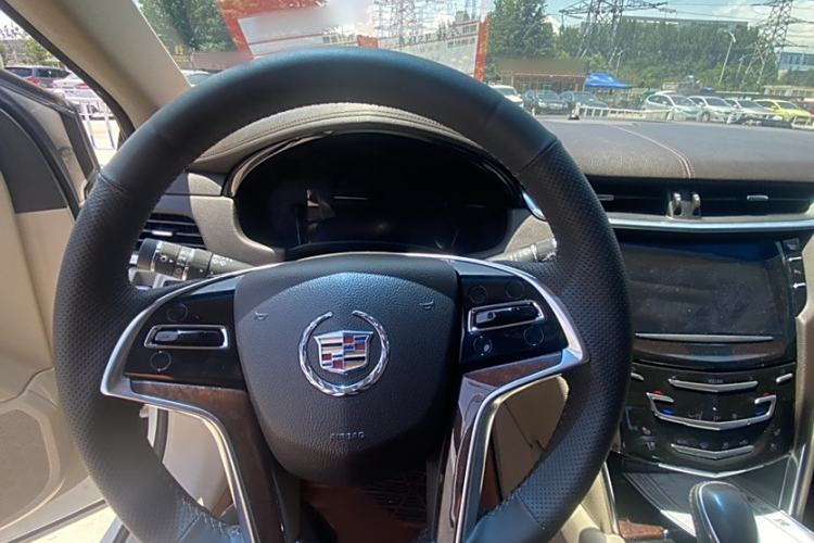 Used Cadillac XTS 2013 28T Comfort Model Steering Wheel