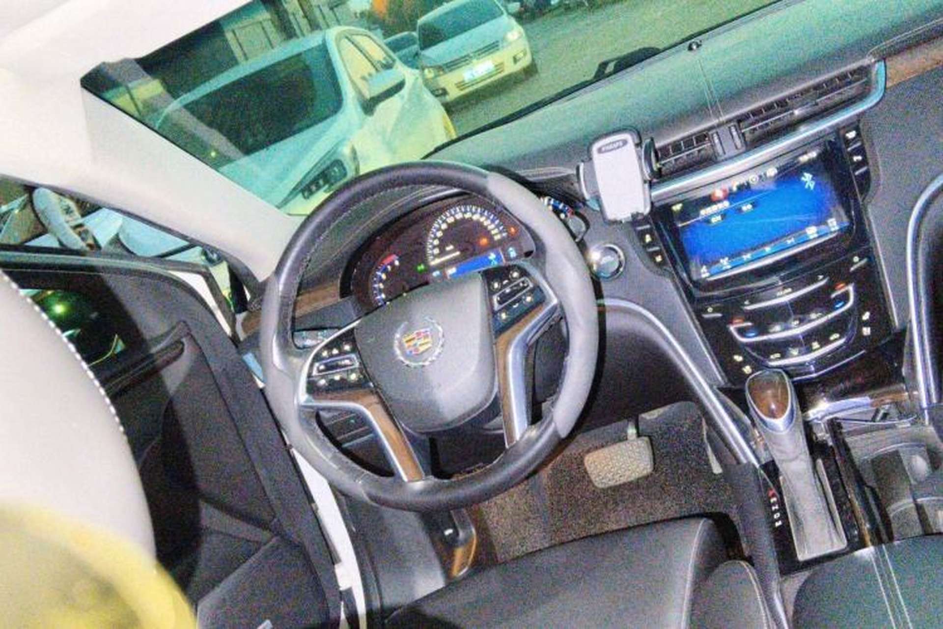 Used Cadillac XTS 2013 28T Luxury Model Steering Wheel