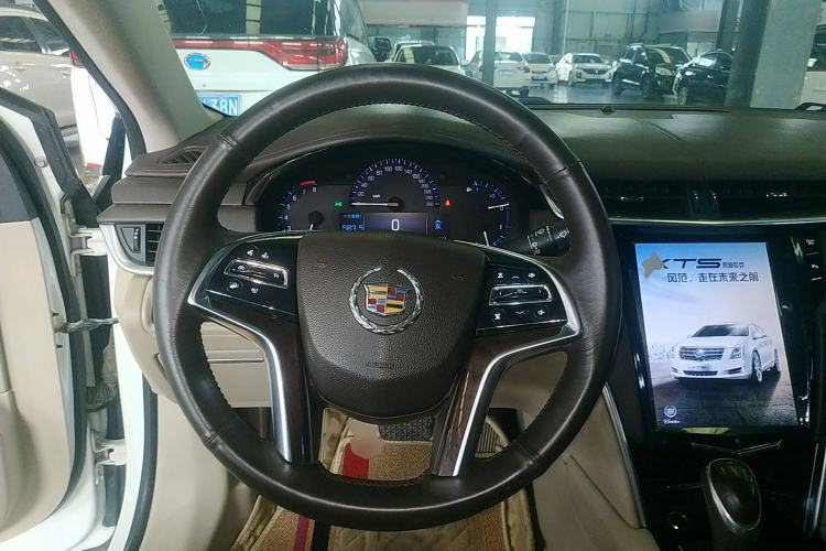 Used Cadillac XTS 2013 28T Comfort Model Steering Wheel