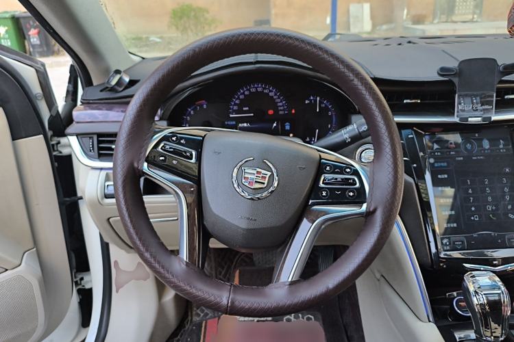 Used Cadillac XTS 2013 28T Comfort Model Steering Wheel