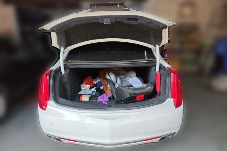 Used Cadillac XTS 2013 28T Luxury Model Trunk