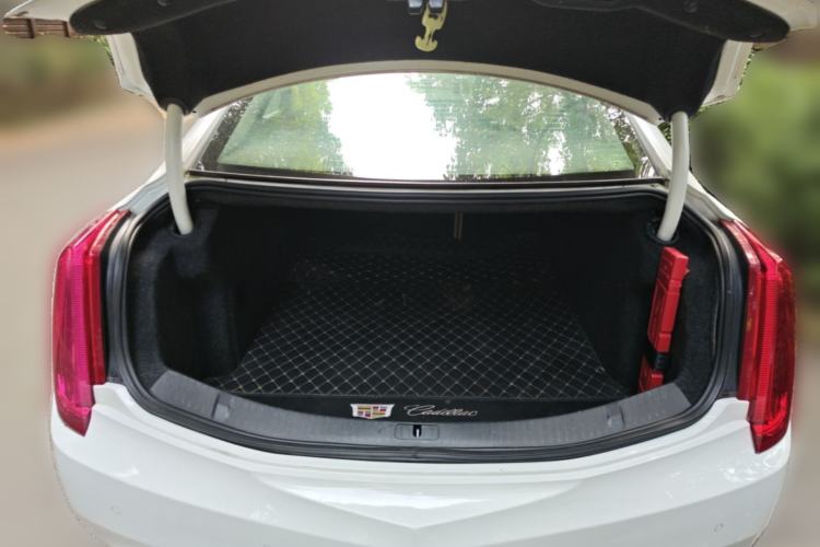 Used Cadillac XTS 2013 28T Comfort Model Trunk