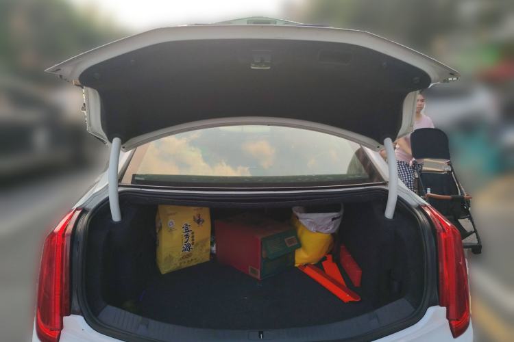 Used Cadillac XTS 2013 28T Comfort Model Trunk