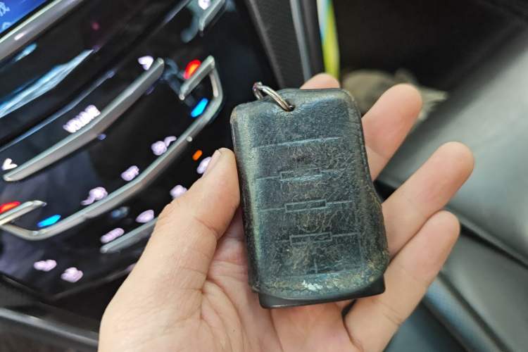 Used Cadillac XTS 2013 28T Luxury Model Vehicle Key
