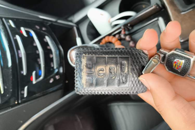 Used Cadillac XTS 2013 28T Luxury Model Vehicle Key