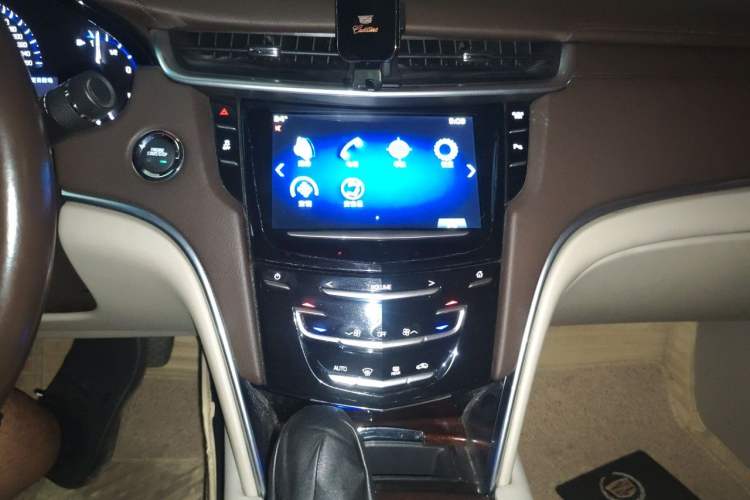 Used Cadillac XTS 2013 28T Comfort Model Audio And AC Panel