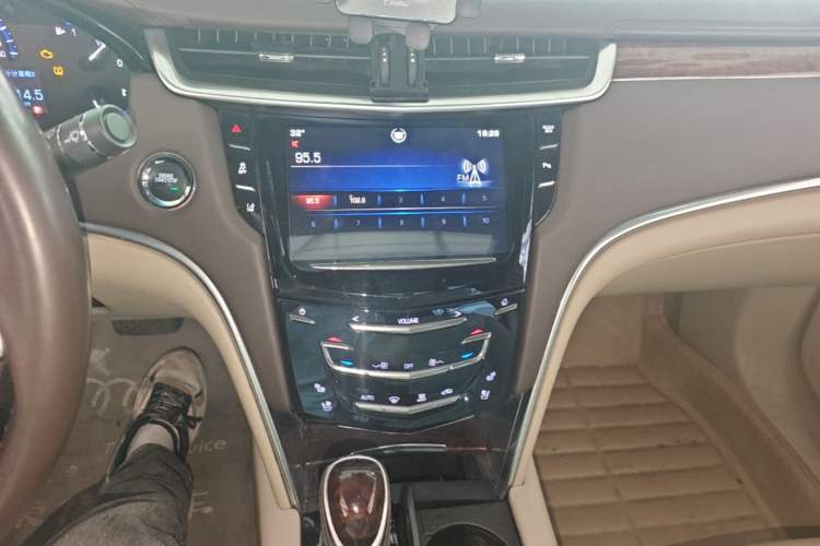 Used Cadillac XTS 2013 28T Luxury Model Audio And AC Panel
