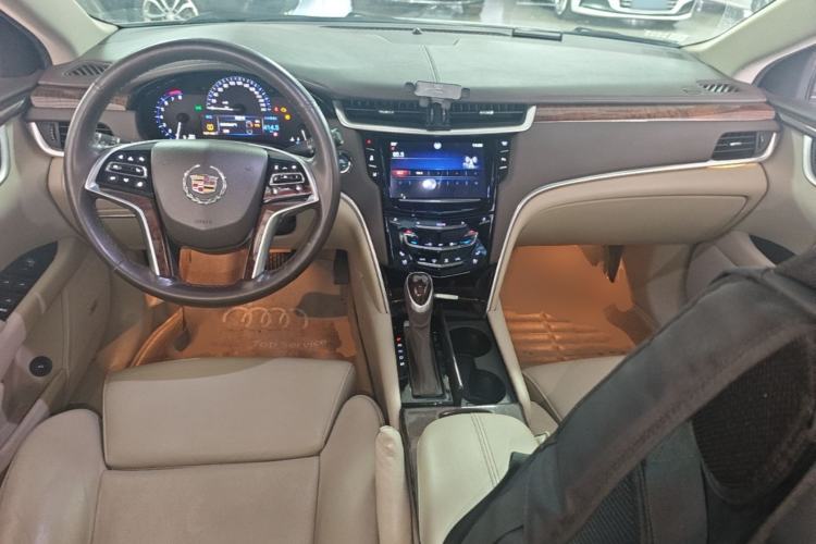 Used Cadillac XTS 2013 28T Luxury Model Center Console