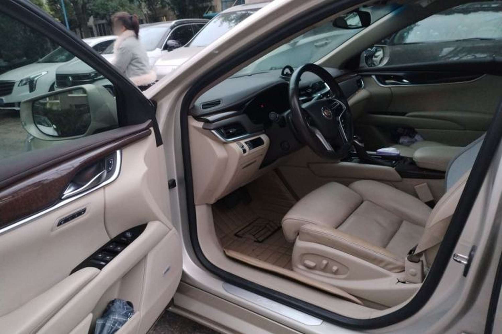 Used Cadillac XTS 2013 28T Luxury Model Driver Seat