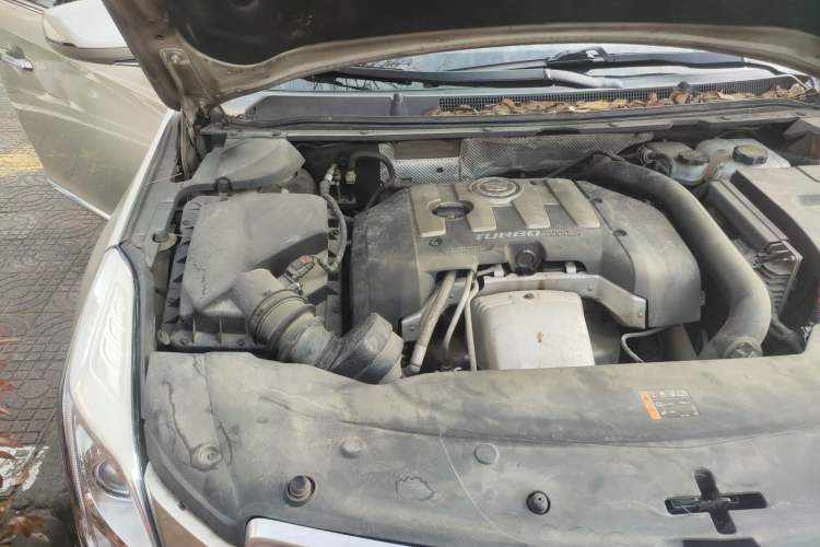 Used Cadillac XTS 2013 28T Luxury Model Engine Bay Right