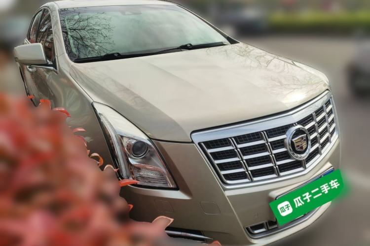 Used Cadillac XTS 2013 28T Luxury Model Front Right 45 Deg