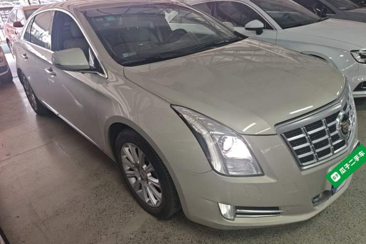 Used Cadillac XTS 2013 28T Luxury Model Front Right 45 Deg