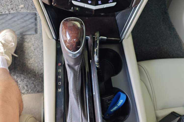 Used Cadillac XTS 2013 28T Elite Edition Gear Lever