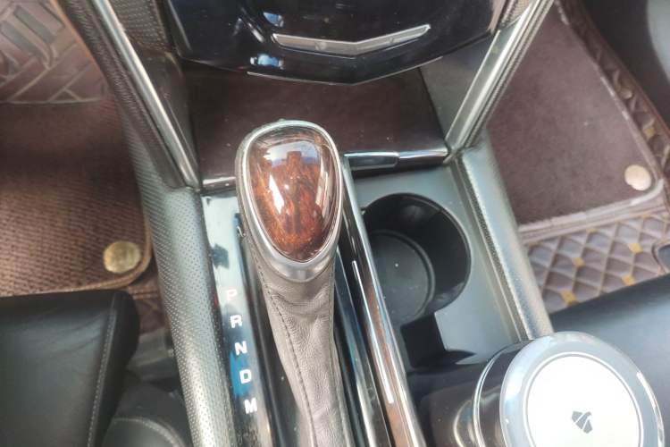 Used Cadillac XTS 2013 28T Luxury Model Gear Lever
