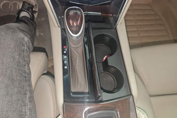 Used Cadillac XTS 2013 28T Luxury Model Gear Lever