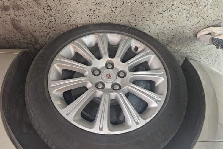 Used Cadillac XTS 2013 28T Luxury Model Left Front Wheel Hub